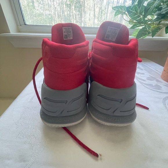 UNDER ARMOUR  SIZE : USA 7 | UK 6 | EUR 40 | CM 25 | CHN 250 | MADE IN CHINA - Picture 2 of 5